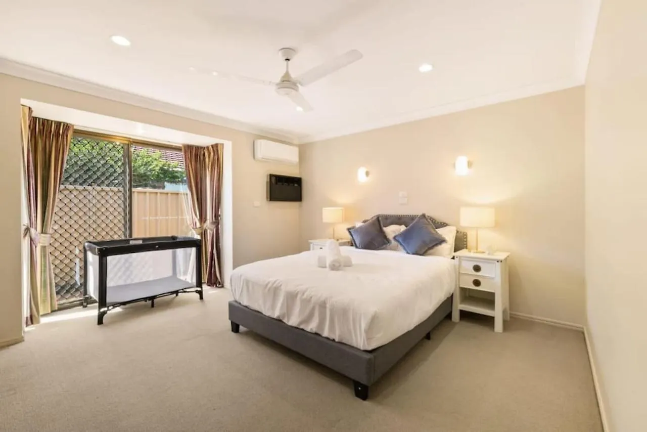 Decorated With Love 4Bd Family House With Pool Brisbane 0*,  Australia